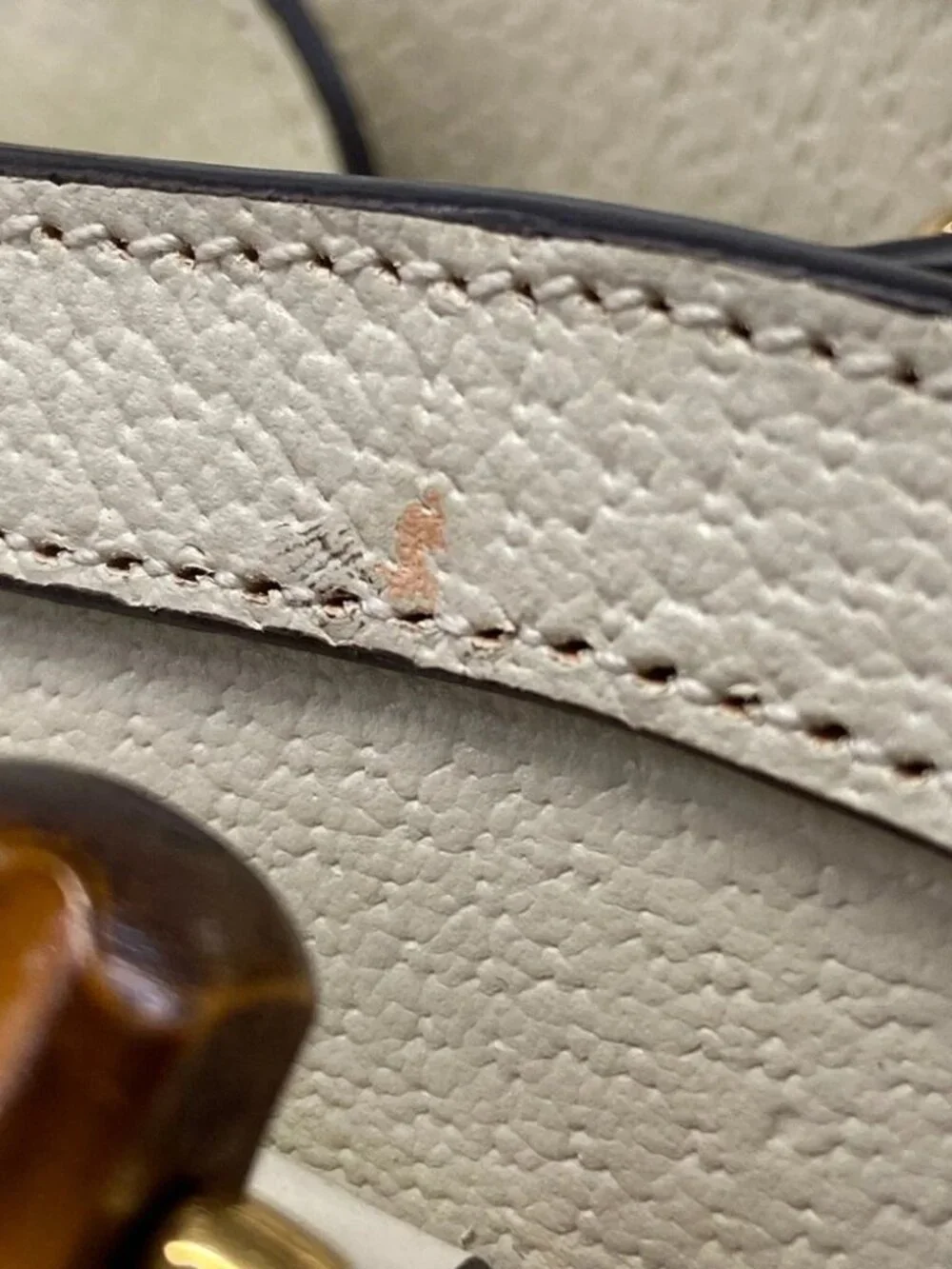Gucci accessories	shoulder strap